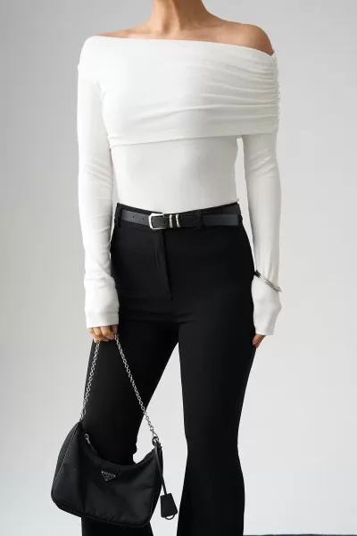 Madonna Yaka Ekru Örme Bluz