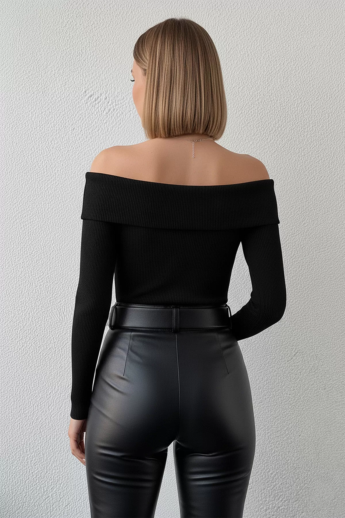 Madonna Yaka Siyah Kaşkorse Bluz