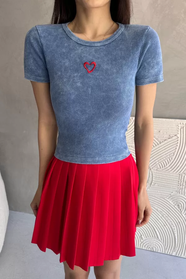 Mavi Yıkamalı Nakışlı Body