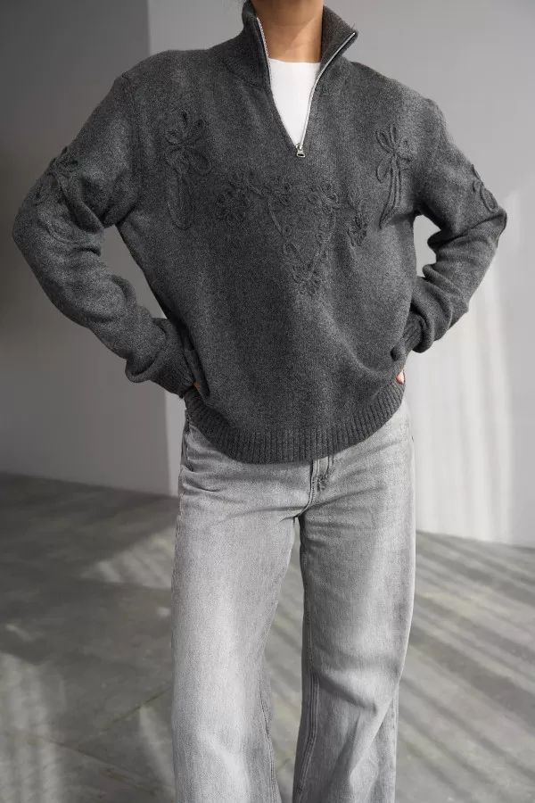 Nakış Detaylı Antrasit Pamuklu Kadın Kazak