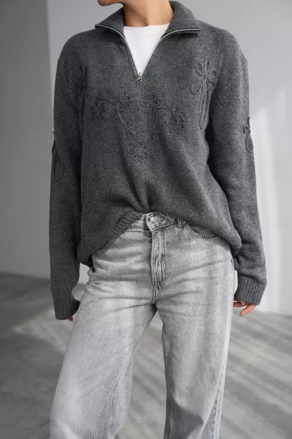 Nakış Detaylı Antrasit Pamuklu Kadın Kazak