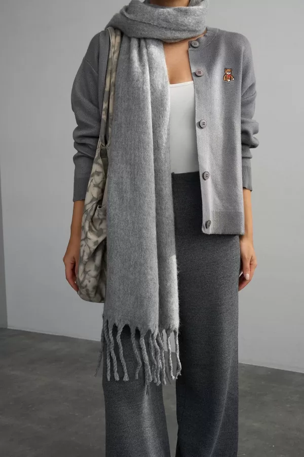 Nakış Detaylı Gri Triko Kadın Hırka