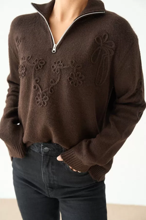 Nakış Detaylı Kahverengi Pamuklu Kadın Kazak