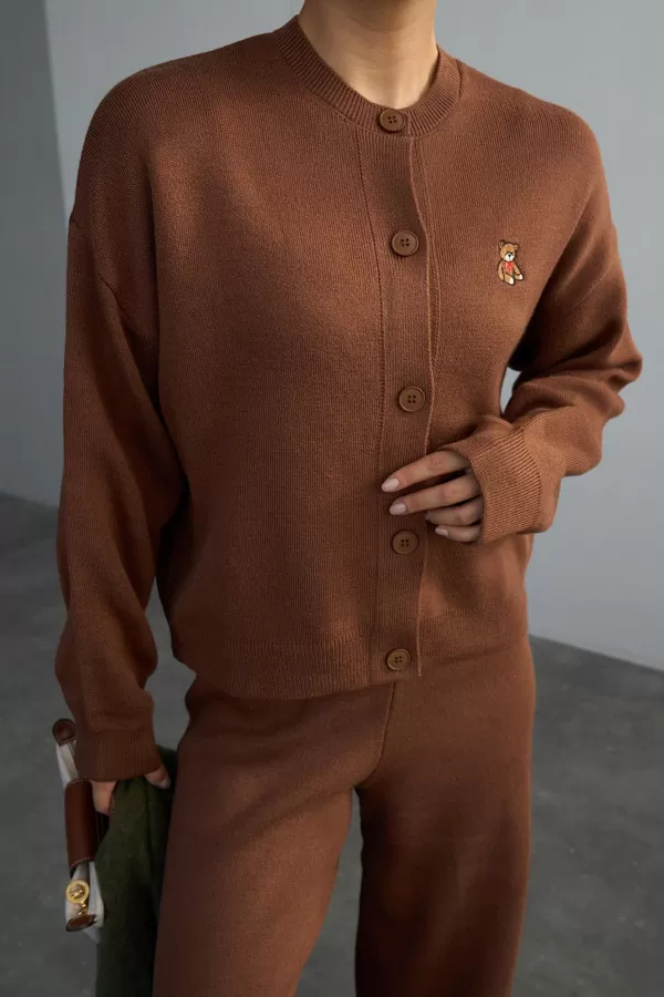 Nakış Detaylı Kahverengi Triko Kadın Hırka