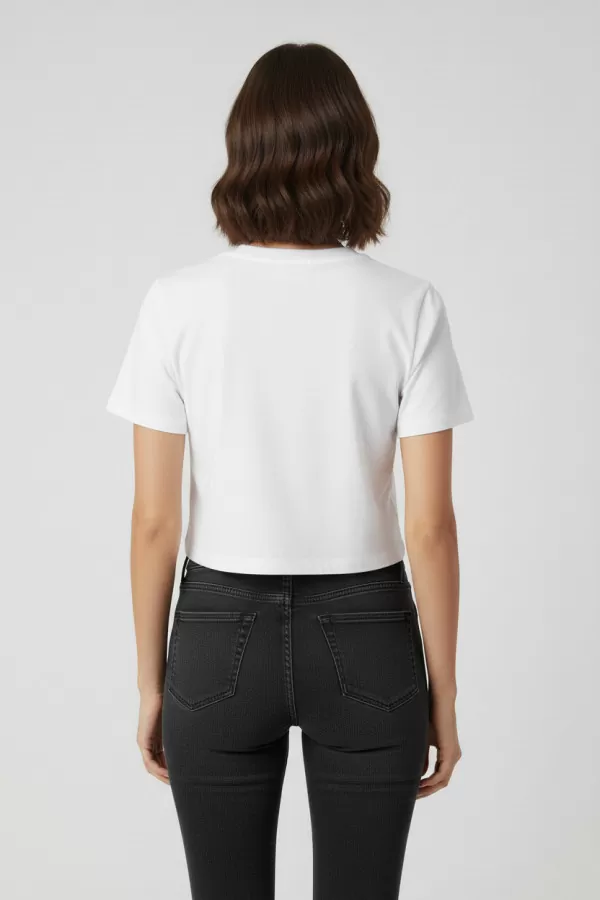 Nakışlı Beyaz Pamuklu Kadın Crop Tişört