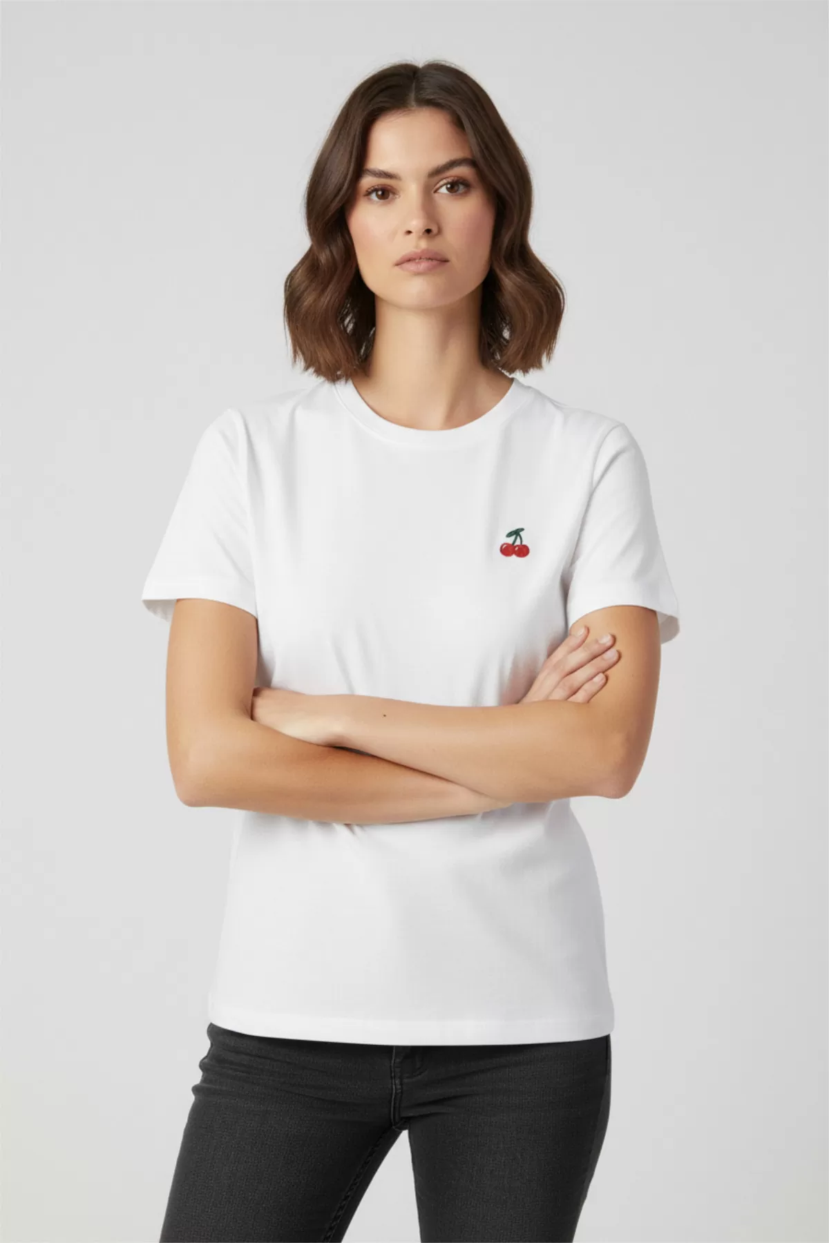 Nakışlı Beyaz Pamuklu Kadın Tişört
