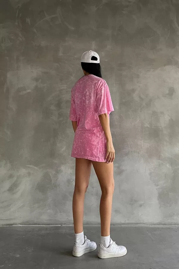 Nakışlı Pembe Yıkamalı Kadın Tişört