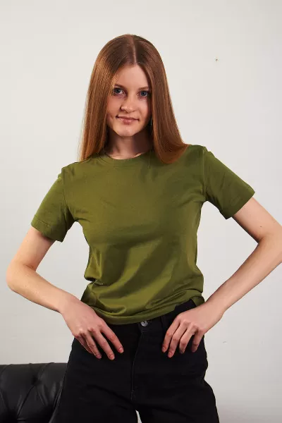 Nefti Yeşil Pamuklu Bisiklet Yaka Basic Kadın Tişört