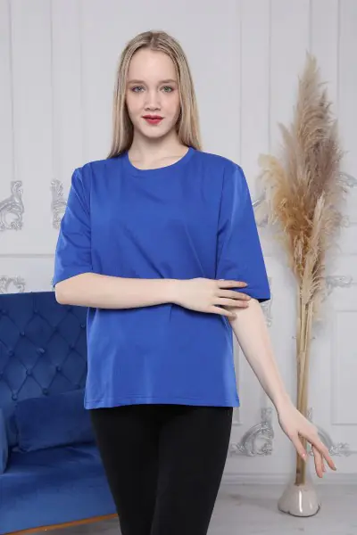 Pamuklu Saks Mavi Bisiklet Yaka Kadın Tişört