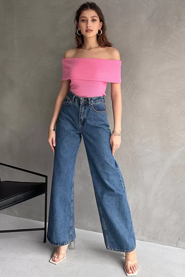 Pembe Madonna Yaka Kısa Kollu Bluz