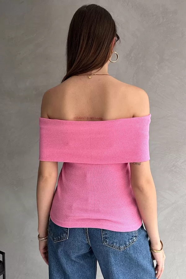 Pembe Madonna Yaka Kısa Kollu Bluz