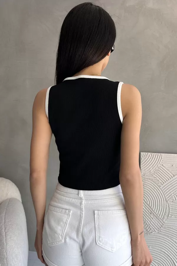 Pencere Detaylı Siyah Beyaz Crop Body