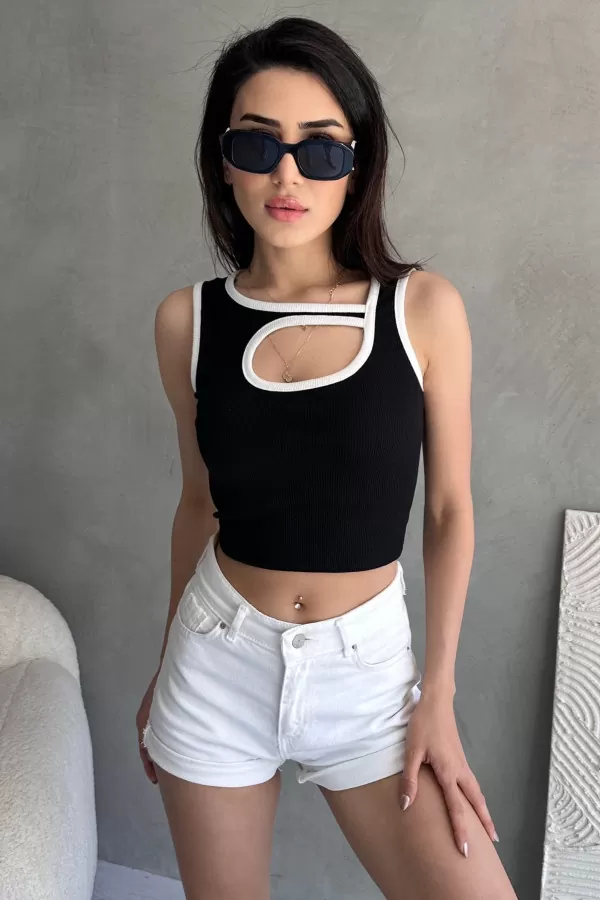 Pencere Detaylı Siyah Beyaz Crop Body