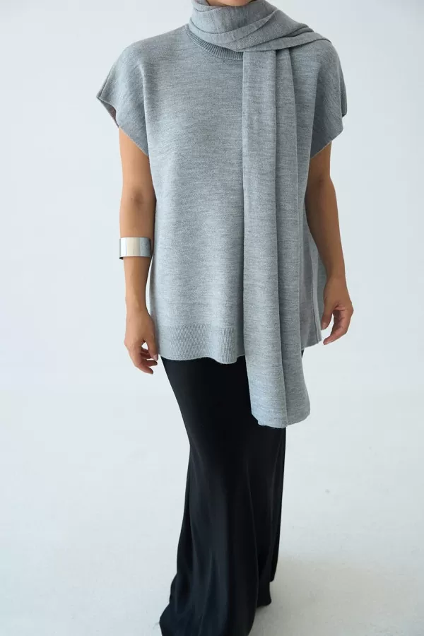 Şal Aksesuarlı Gri Triko Tunik