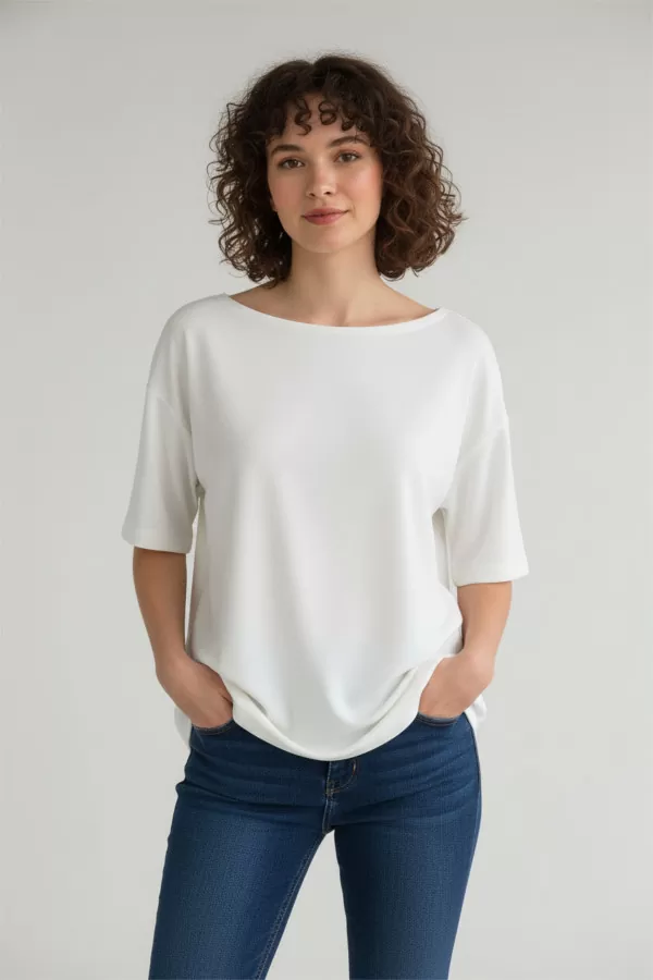 Sırtı Dantel Detaylı Beyaz Oversize Kadın Tişört