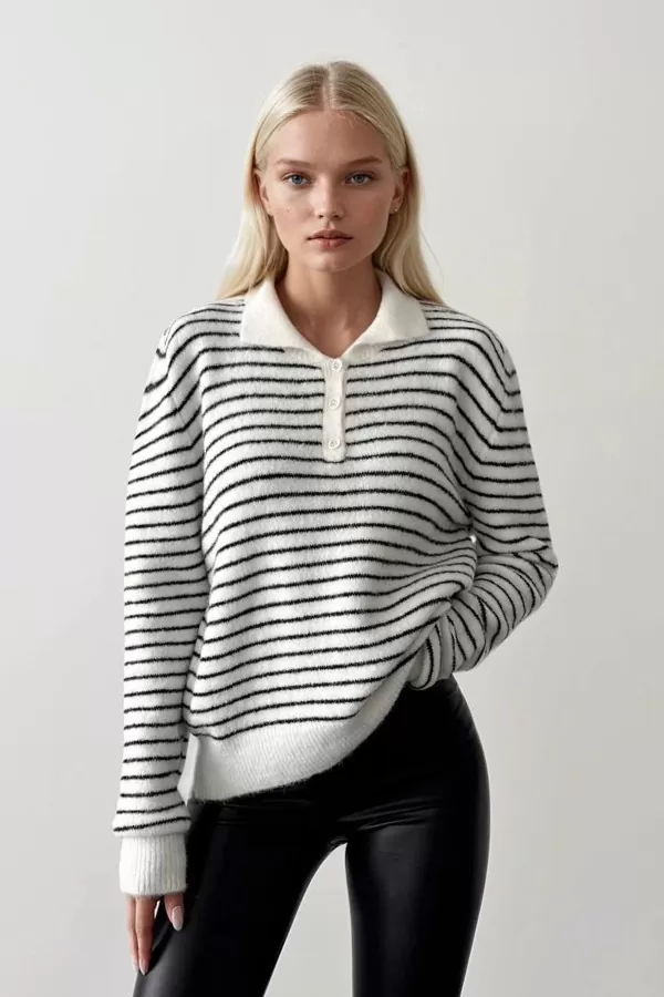 Siyah Beyaz Çizgili Triko Kadın Kazak