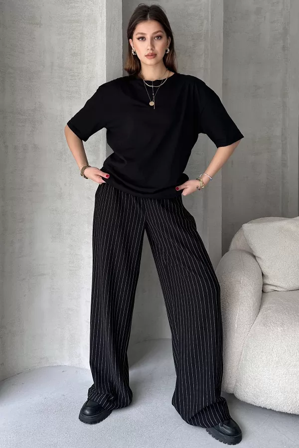 Siyah Beyaz Krep Kumaş Salaş Kesim Kadın Pantolon