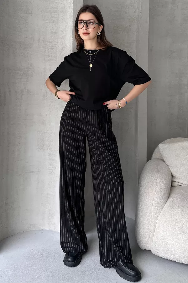 Siyah Beyaz Krep Kumaş Salaş Kesim Kadın Pantolon