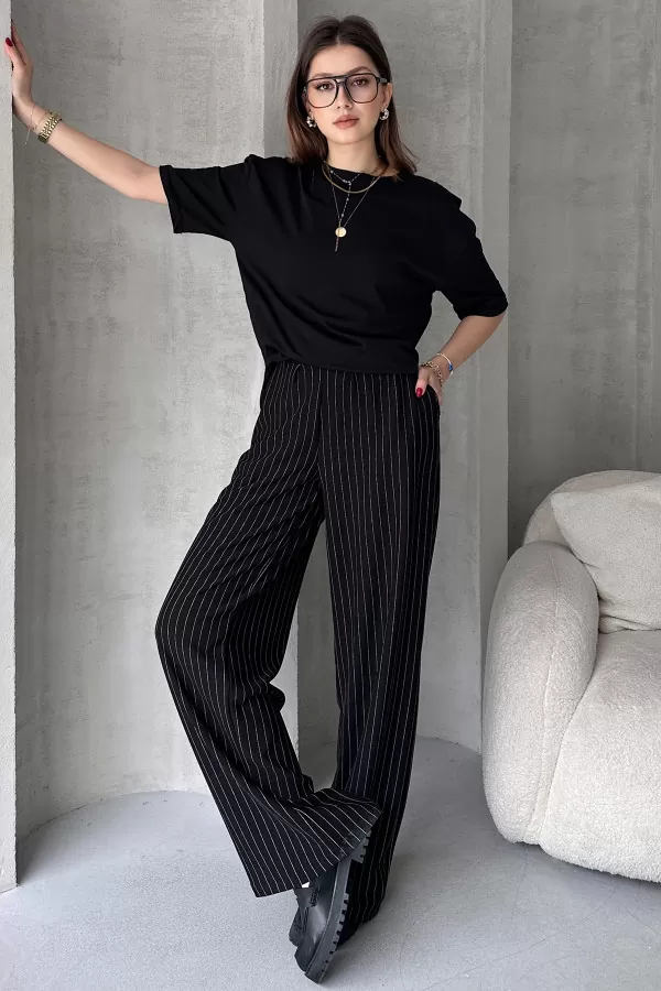 Siyah Beyaz Krep Kumaş Salaş Kesim Kadın Pantolon