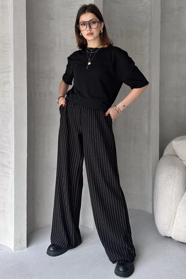 Siyah Beyaz Krep Kumaş Salaş Kesim Kadın Pantolon