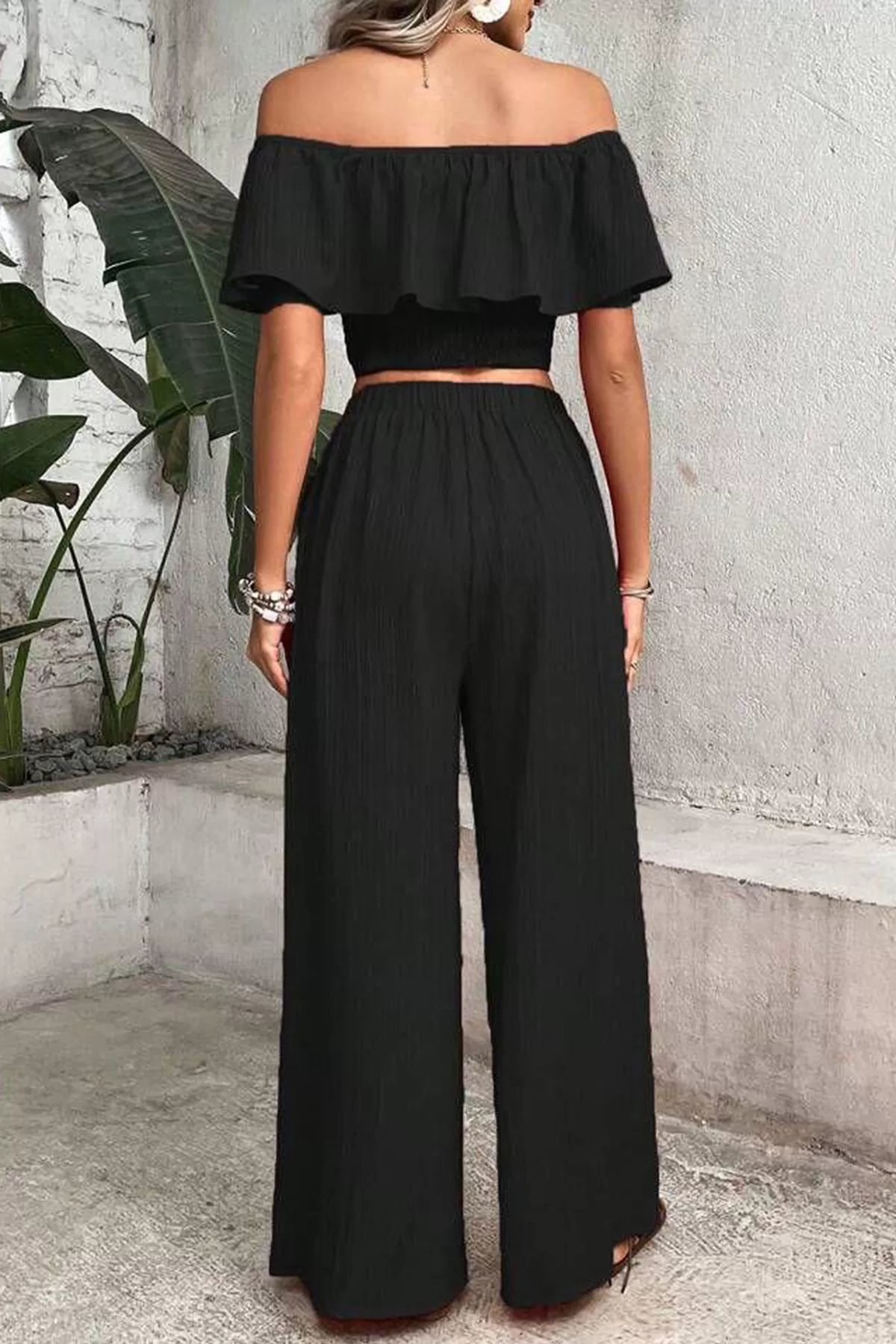 Siyah Fırfır Detaylı Madonna Yaka Kadın Alt Üst Takım