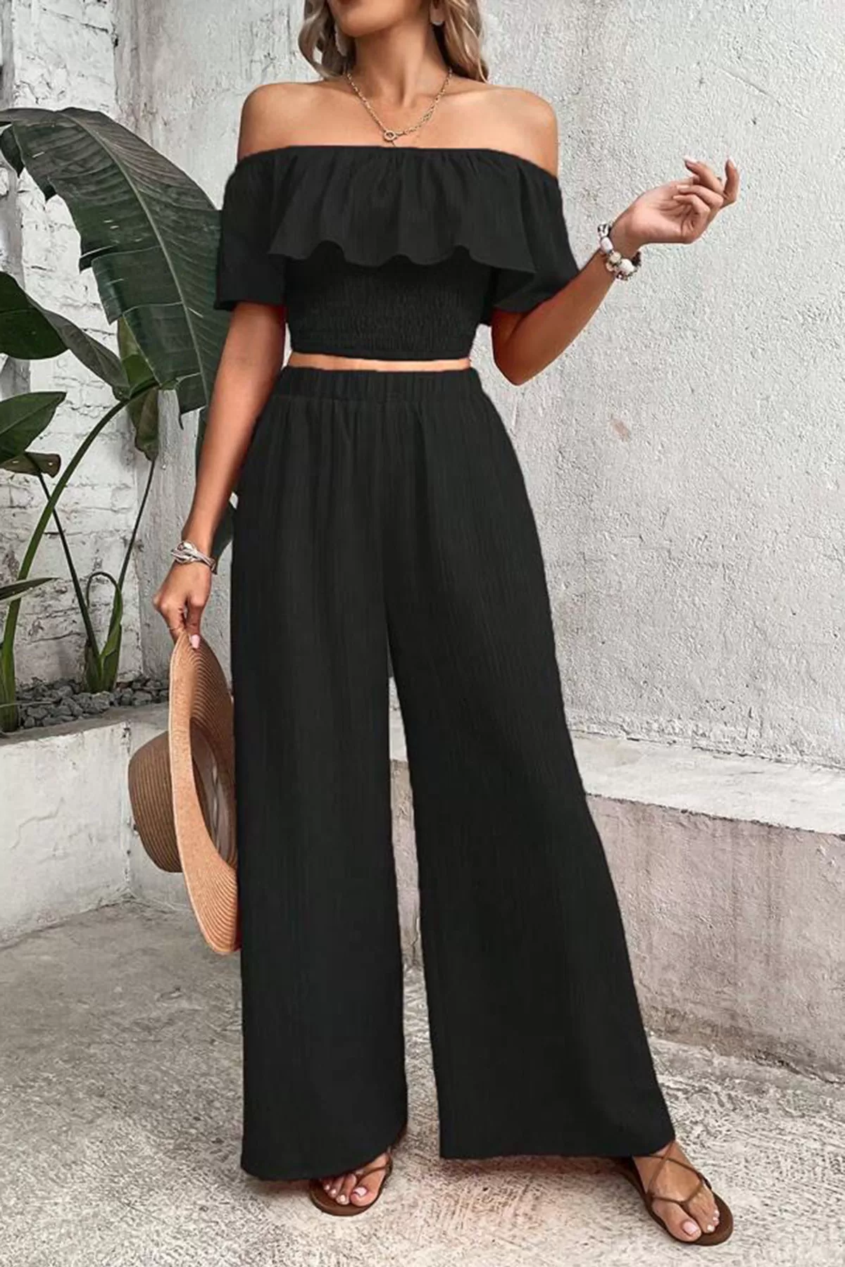 Siyah Fırfır Detaylı Madonna Yaka Kadın Alt Üst Takım