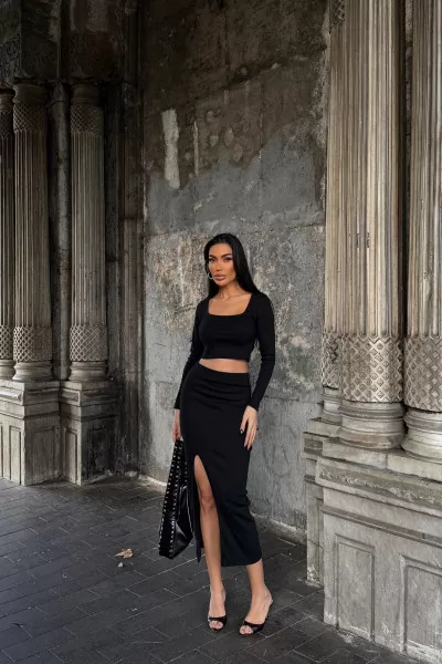 Siyah Pamuklu Yırtmaçlı Etek Crop Bluz Alt Üst Takım