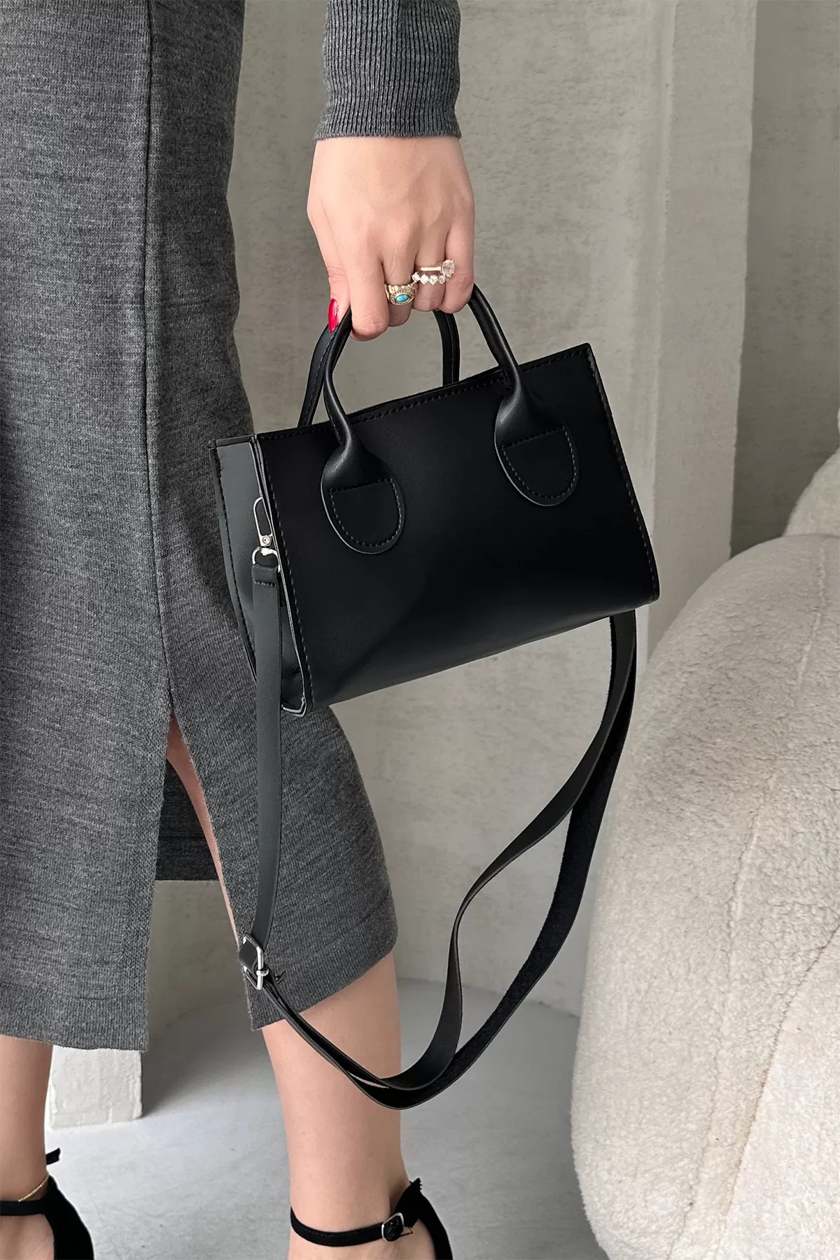 Siyah Suni Deri Kadın Omuz Çantası