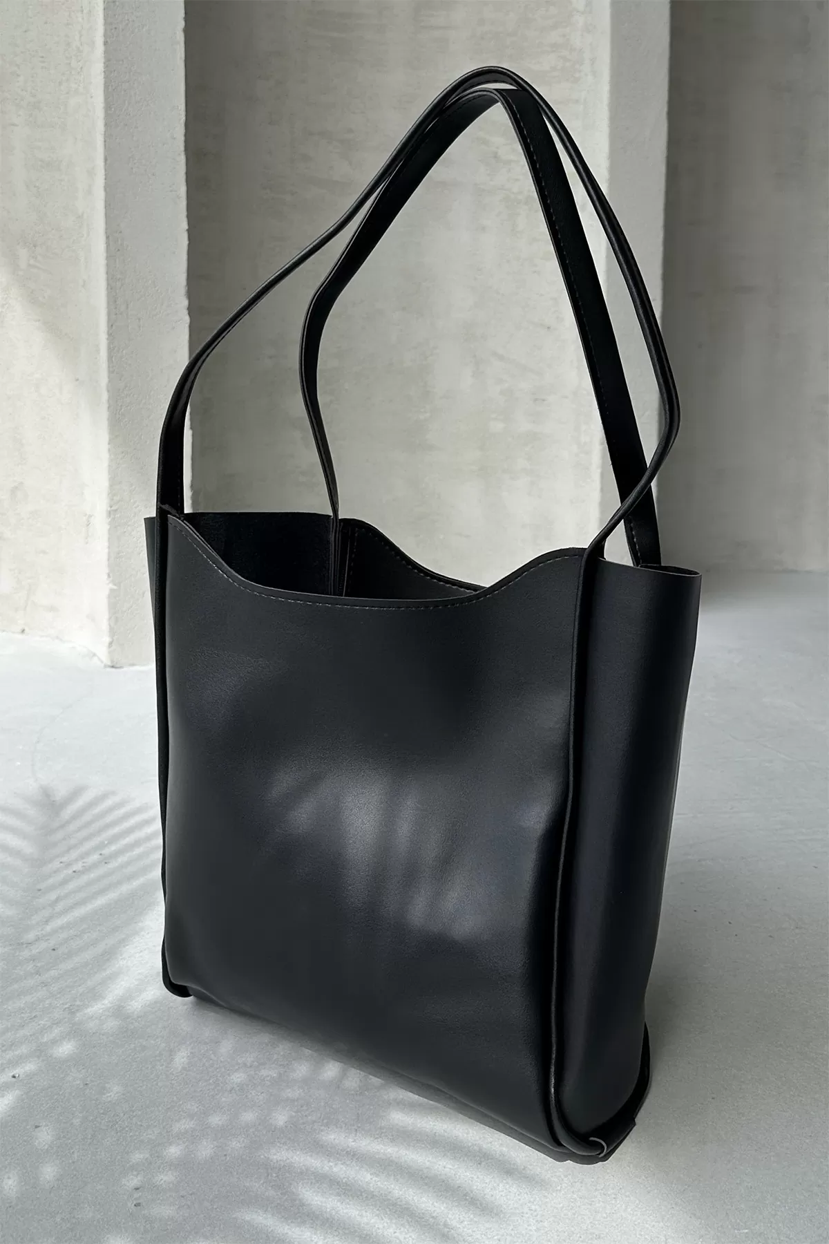 Siyah Suni Deri Kadın Omuz Çantası