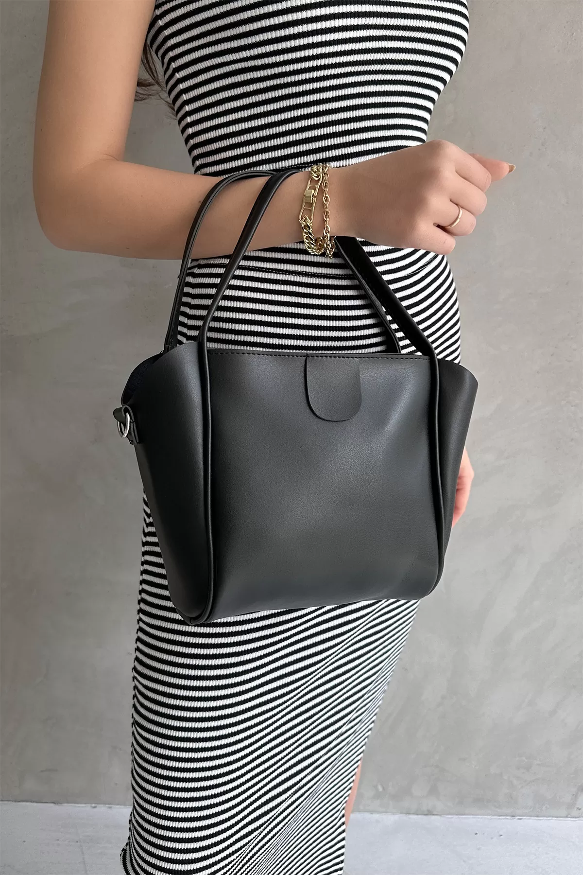 Siyah Suni Deri Kadın Omuz Çantası