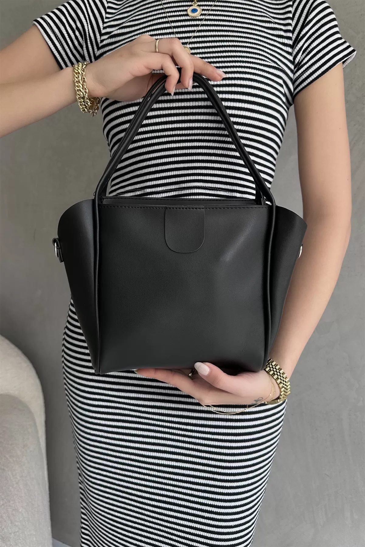 Siyah Suni Deri Kadın Omuz Çantası