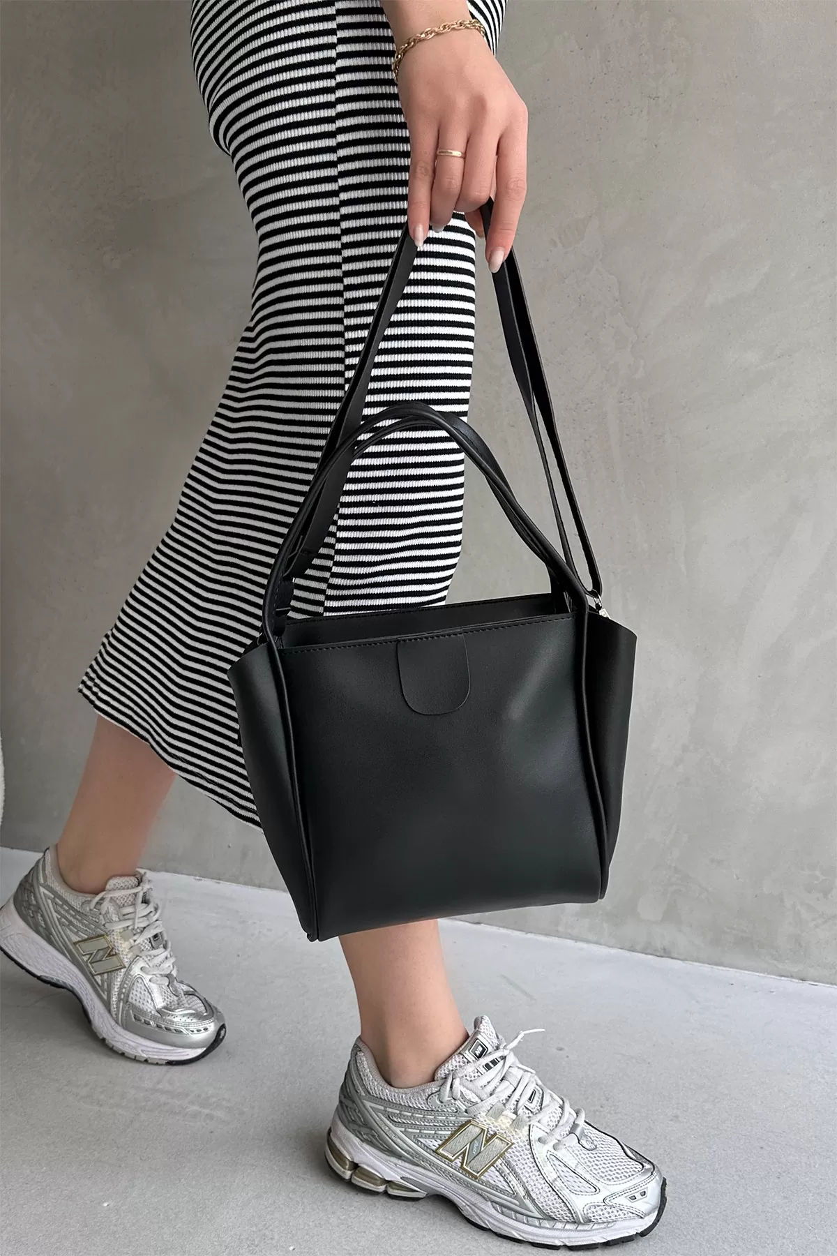 Siyah Suni Deri Kadın Omuz Çantası