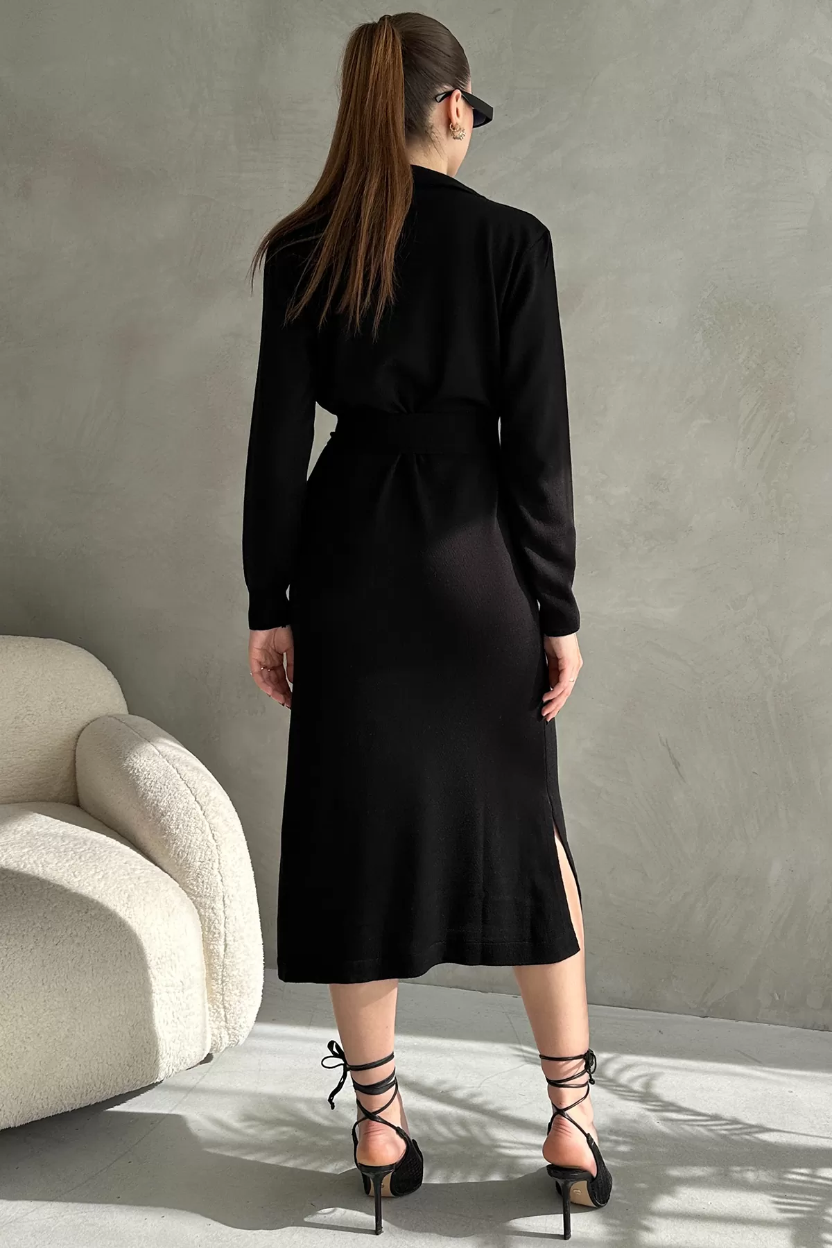 Siyah Triko Gömlek Yaka Midi Elbise