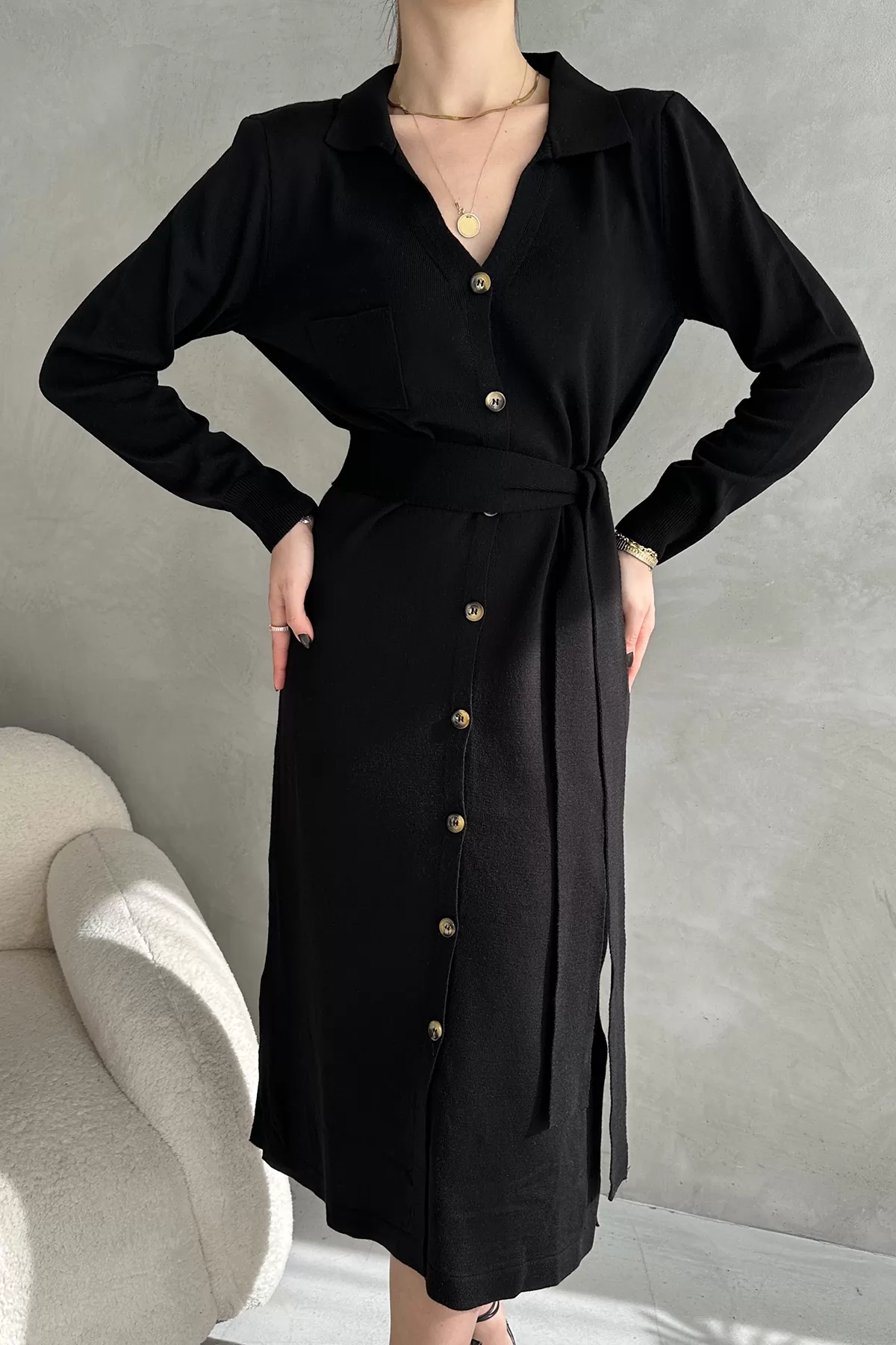 Siyah Triko Gömlek Yaka Midi Elbise