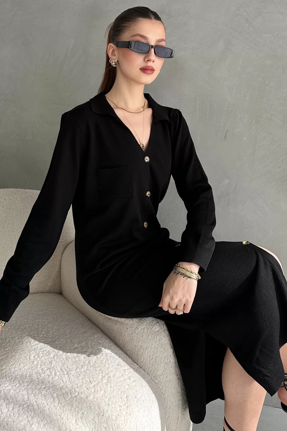 Siyah Triko Gömlek Yaka Midi Elbise