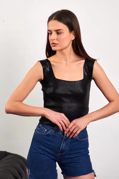 Siyah Varaklı Fitilli Kadın Atlet