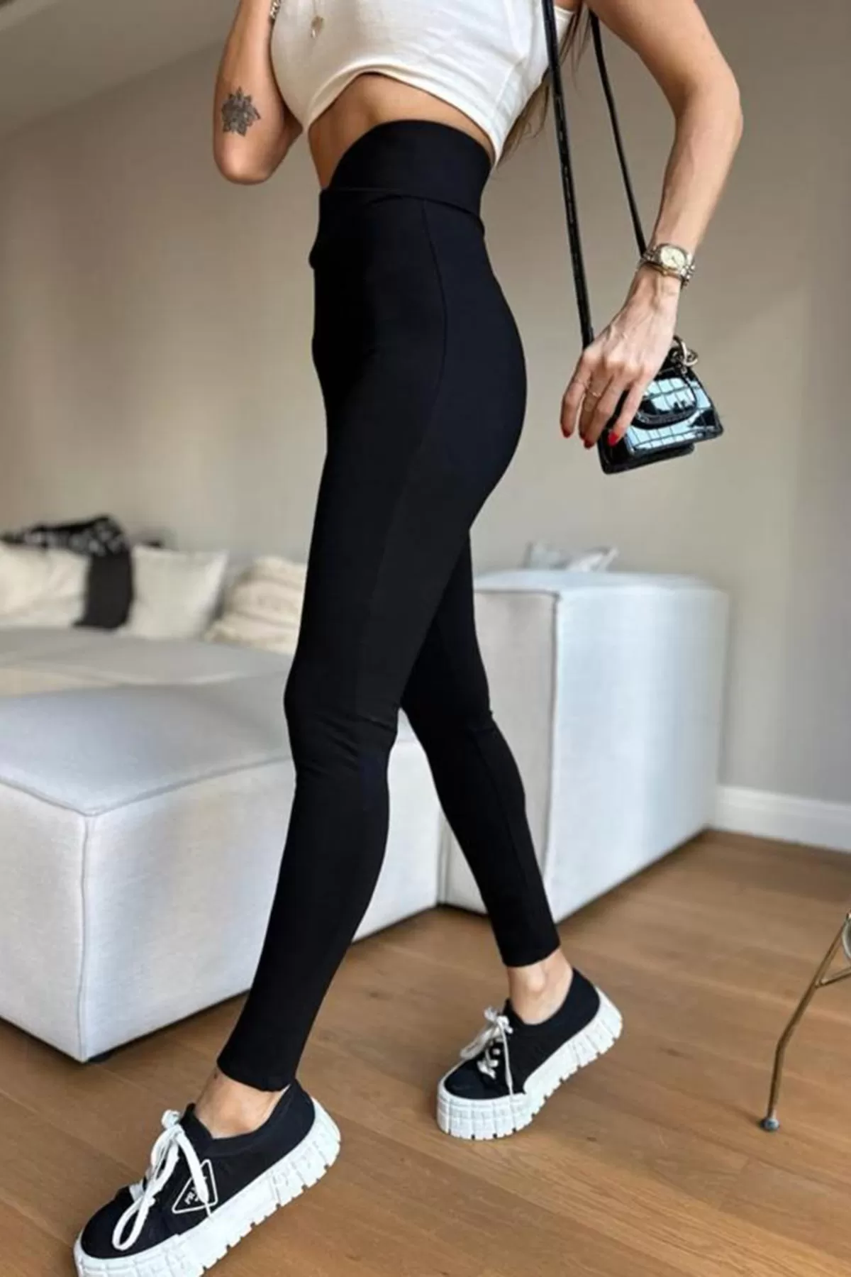 Siyah Yüksek Bel Çapraz Kemer Toparlayıcı Kadın Tayt