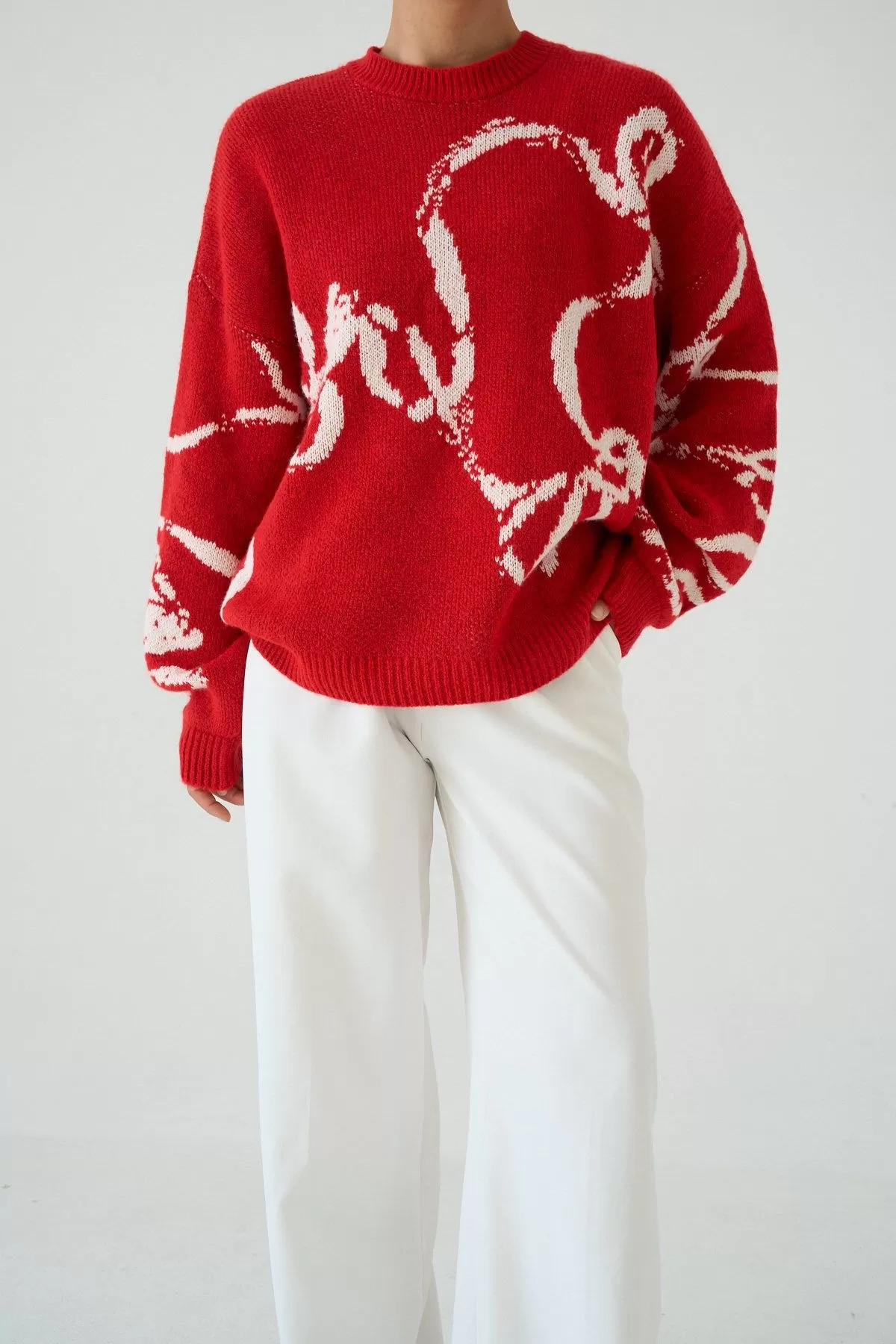 Soyut Desenli Kırmızı Kadın Kazak