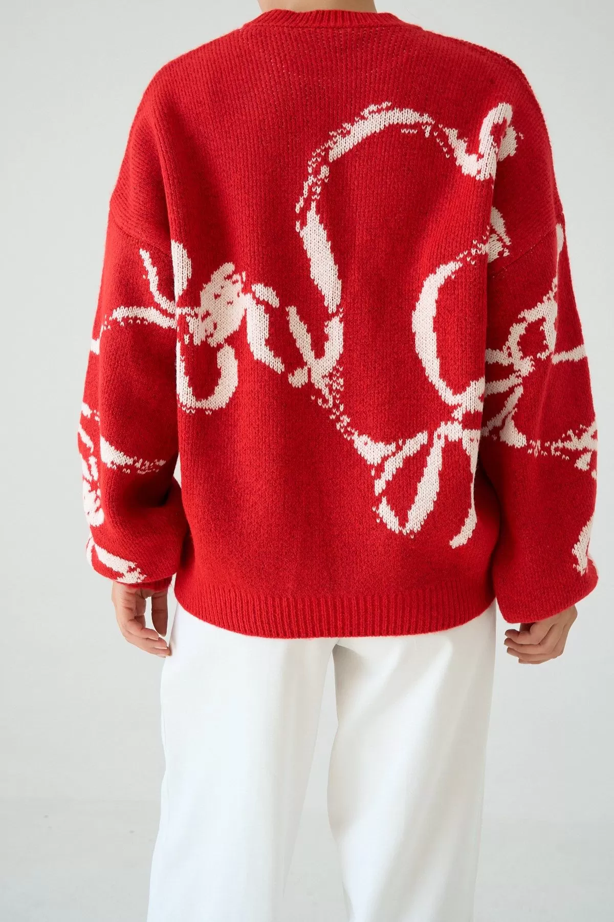 Soyut Desenli Kırmızı Kadın Kazak