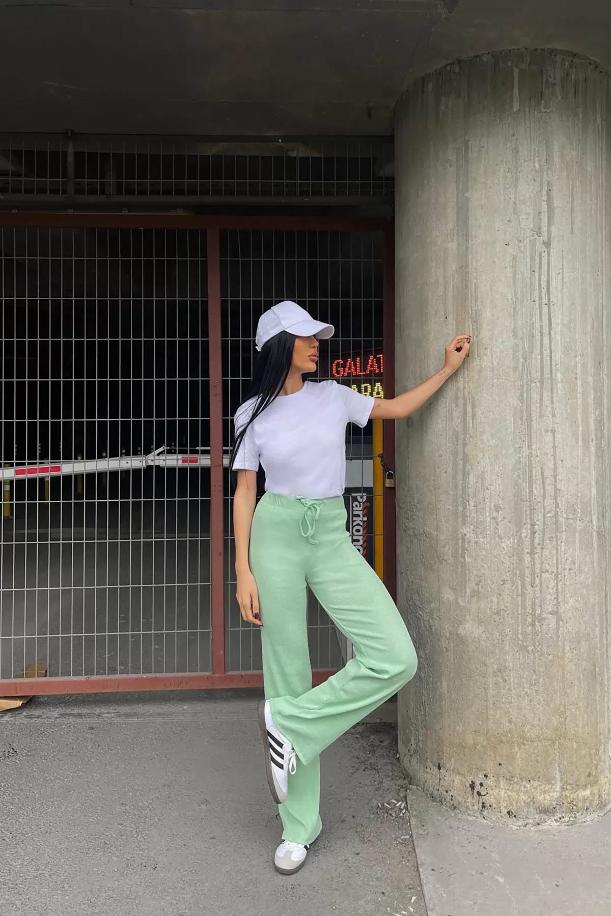 Su Yeşili Kaşkorse Kadın Pantolon