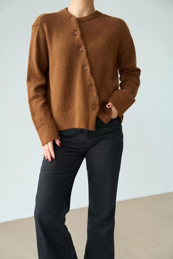 Taba Yünlü Asimetrik Düğme Kapamalı Kadın Hırka