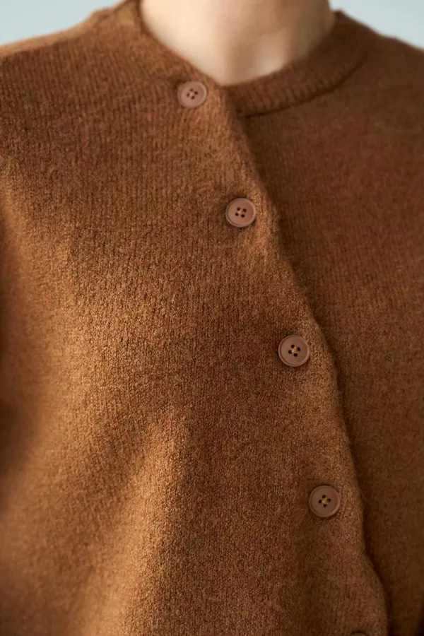 Taba Yünlü Asimetrik Düğme Kapamalı Kadın Hırka