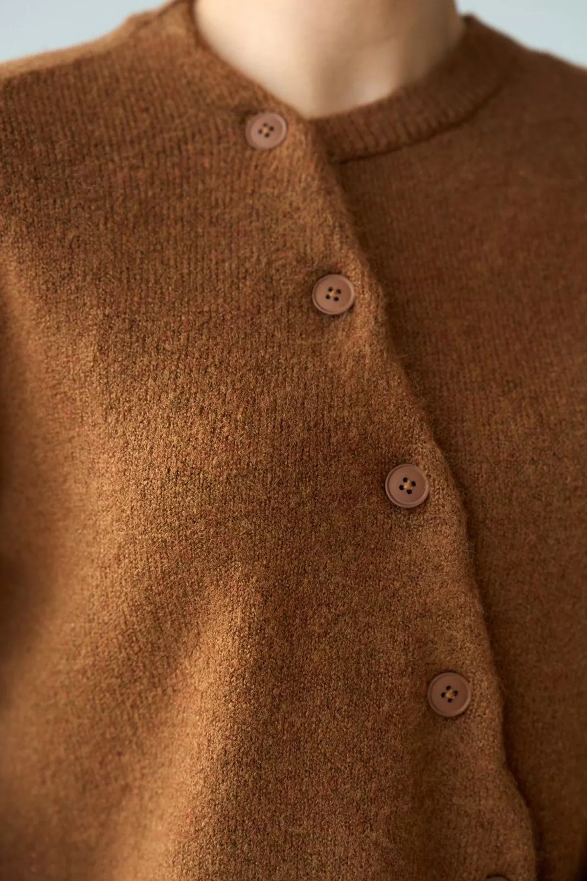 Taba Yünlü Asimetrik Düğme Kapamalı Kadın Hırka