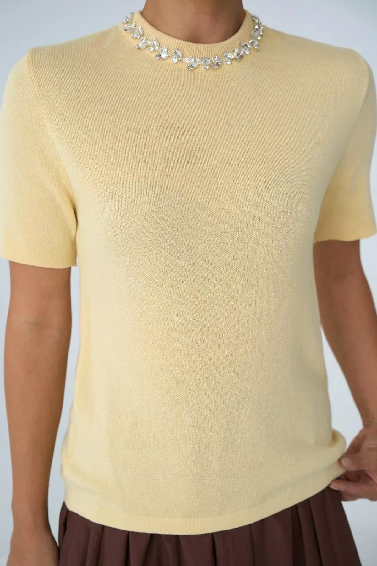 Taşlı Kolye Detaylı Sarı Triko Kadın Kazak