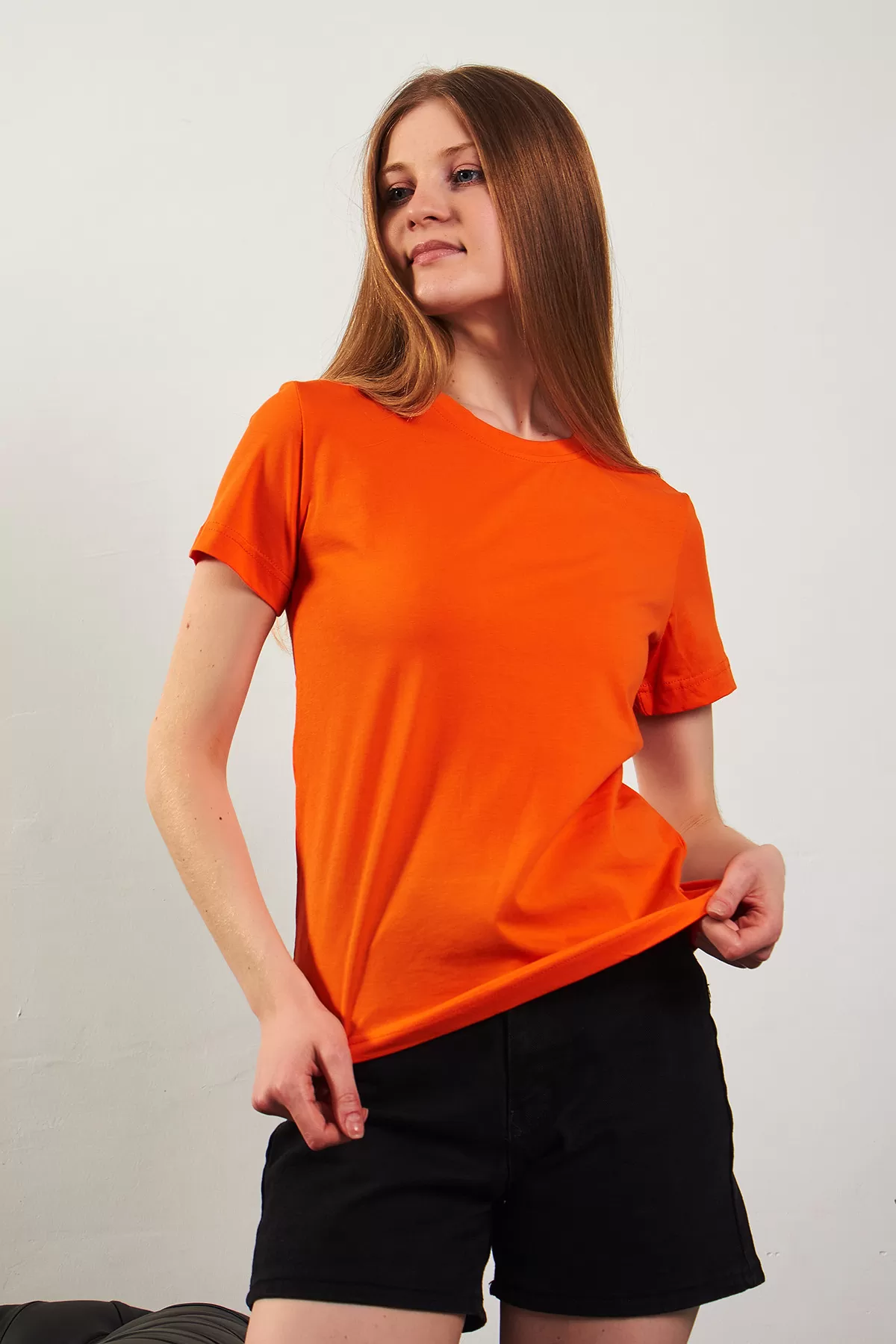 Turuncu Pamuklu Bisiklet Yaka Basic Kadın Tişört