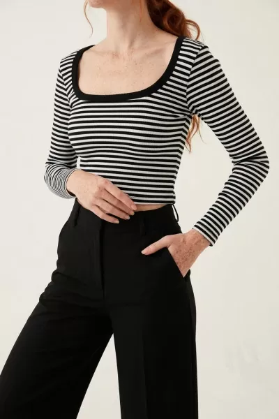 Uzun Kollu Siyah Beyaz Çizgili Kaşkorse Crop Bluz