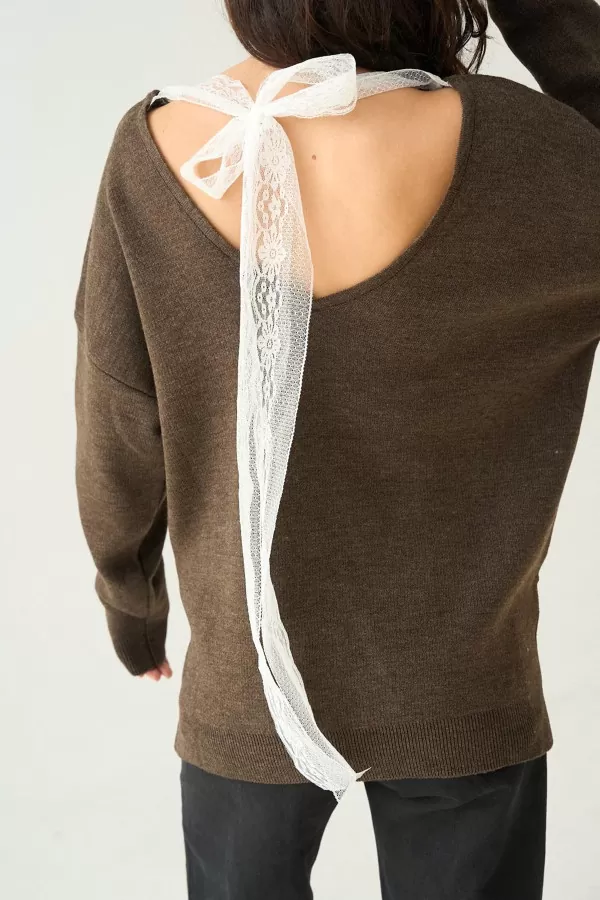 V Yaka Dantel Detaylı Kahve Melanj Triko Kadın Kazak