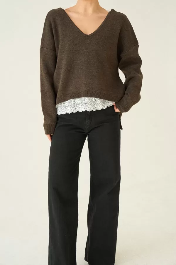 V Yaka Dantel Detaylı Kahve Melanj Triko Kadın Kazak