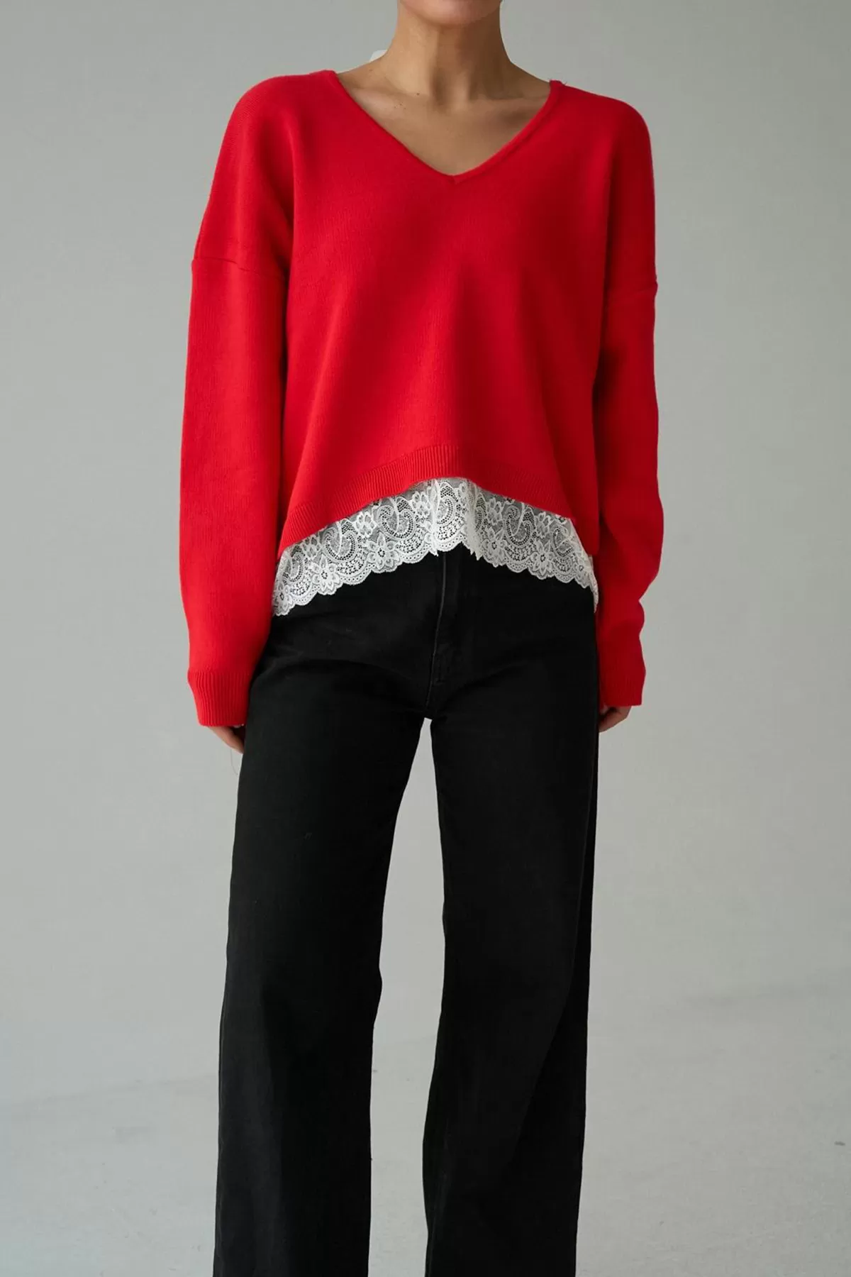 V Yaka Dantel Detaylı Kırmızı Triko Kadın Kazak