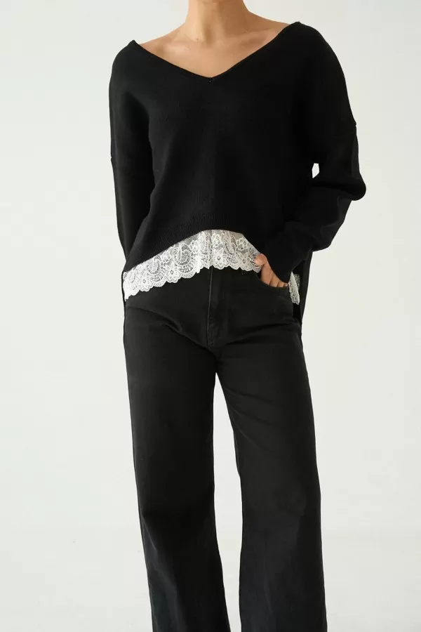 V Yaka Dantel Detaylı Siyah Triko Kadın Kazak